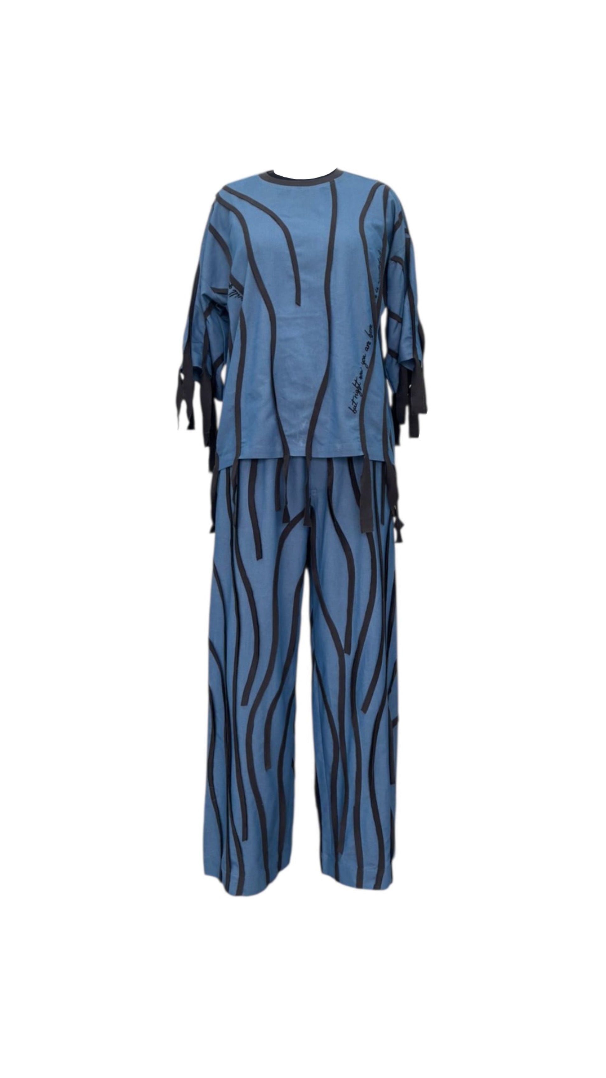 Fluid stripe tee shirt and cargo set