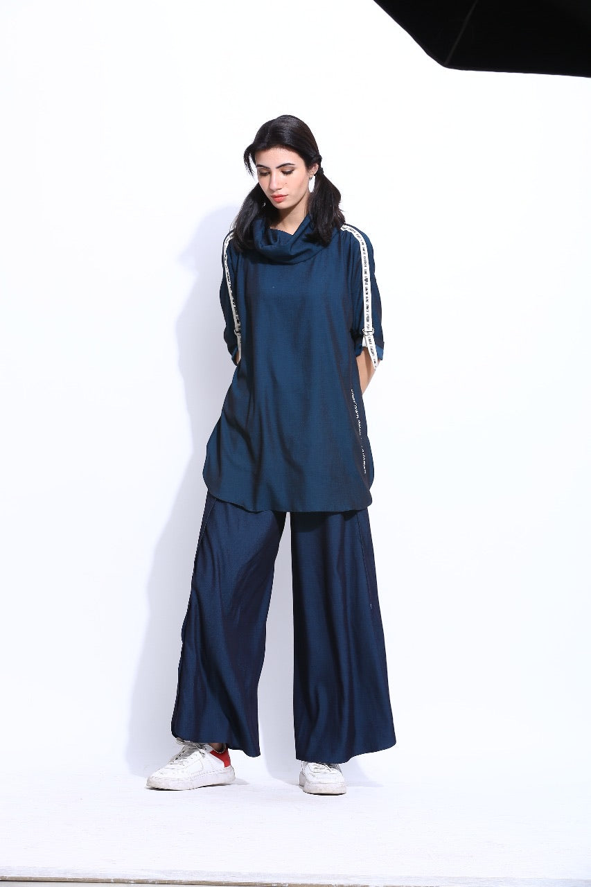 W Cowl Top And Tie Up Pants